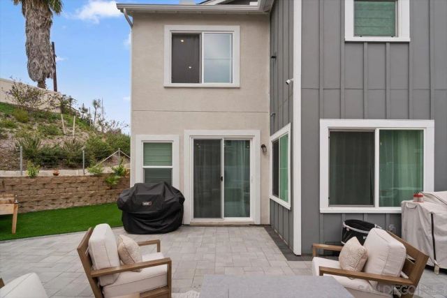 1521 Meriwood Way, Vista, CA 92083