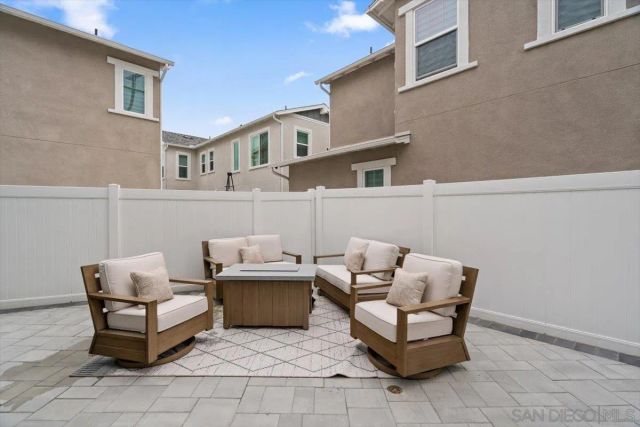 1521 Meriwood Way, Vista, CA 92083