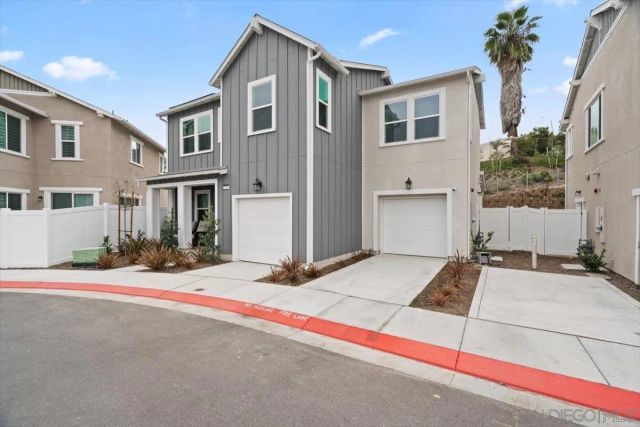 1521 Meriwood Way, Vista, CA 92083