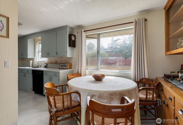 532 SE Pasek Street, Oak Harbor, WA 98277