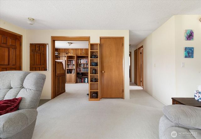 532 SE Pasek Street, Oak Harbor, WA 98277