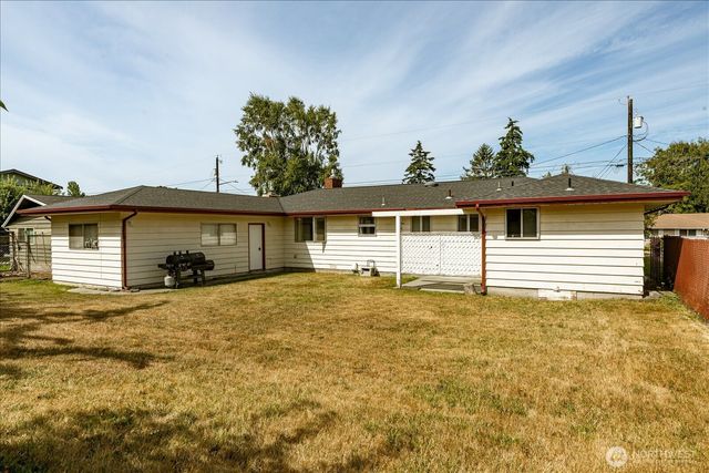 532 SE Pasek Street, Oak Harbor, WA 98277