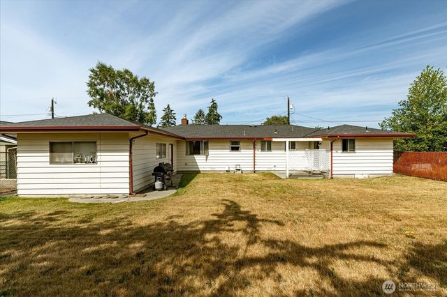 532 SE Pasek Street, Oak Harbor, WA 98277