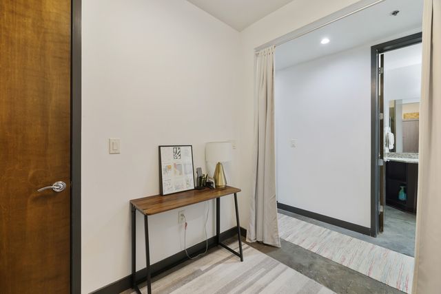 1510 Demonbreun St Apt 906, Nashville, TN 37203