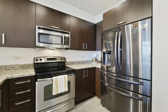 1510 Demonbreun St Apt 906, Nashville, TN 37203