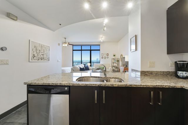 1510 Demonbreun St Apt 906, Nashville, TN 37203