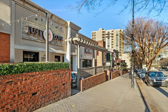 1510 Demonbreun St Apt 906, Nashville, TN 37203