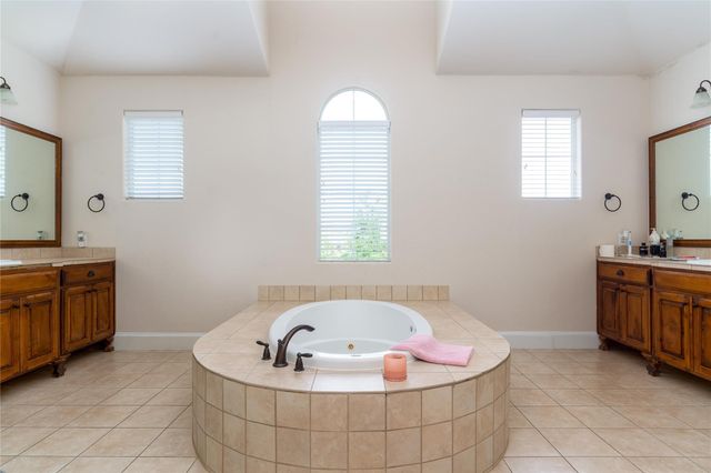2635 Villa Di Lago 4, Grand Prairie, TX 75054