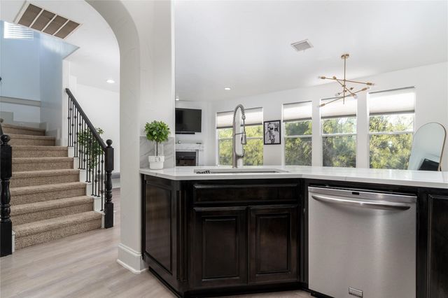 2635 Villa Di Lago 4, Grand Prairie, TX 75054