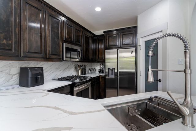 2635 Villa Di Lago 4, Grand Prairie, TX 75054