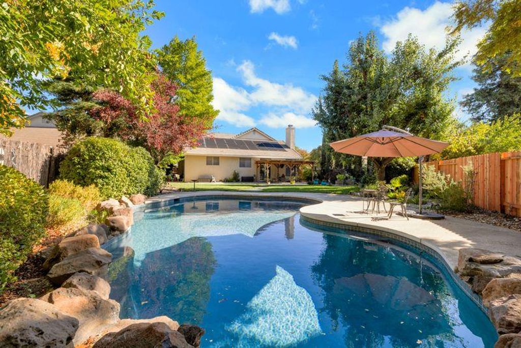 1511 Michener Dr, Roseville, CA 95747