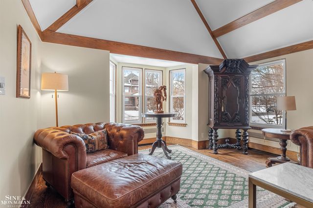 970 Lakepointe Street, Grosse Pointe Park, MI 48230