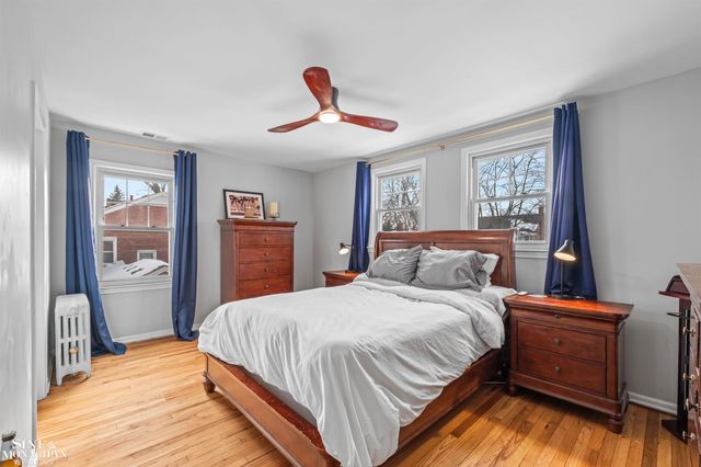 970 Lakepointe Street, Grosse Pointe Park, MI 48230