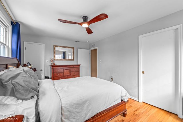 970 Lakepointe Street, Grosse Pointe Park, MI 48230