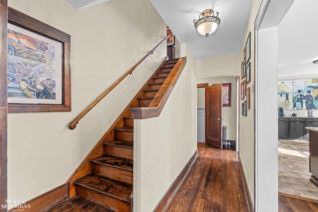 970 Lakepointe Street, Grosse Pointe Park, MI 48230