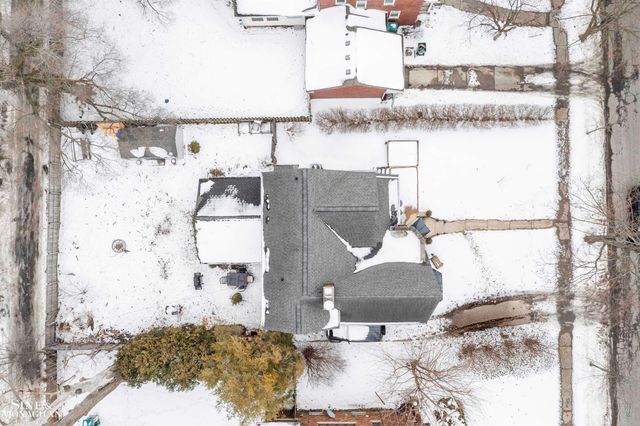 970 Lakepointe Street, Grosse Pointe Park, MI 48230