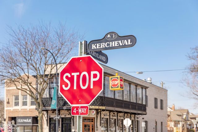 970 Lakepointe Street, Grosse Pointe Park, MI 48230