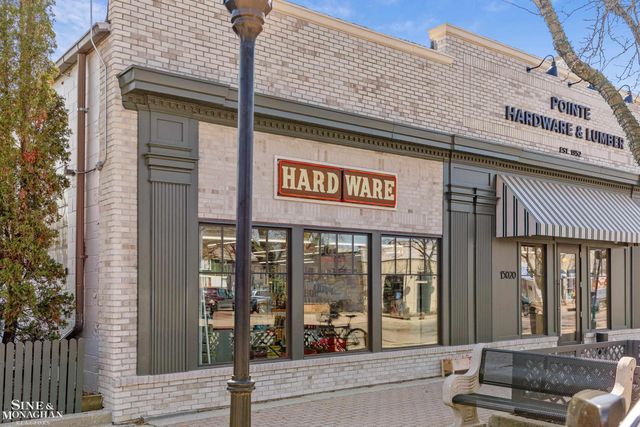 970 Lakepointe Street, Grosse Pointe Park, MI 48230