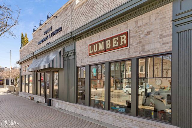 970 Lakepointe Street, Grosse Pointe Park, MI 48230