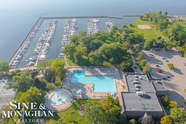 970 Lakepointe Street, Grosse Pointe Park, MI 48230