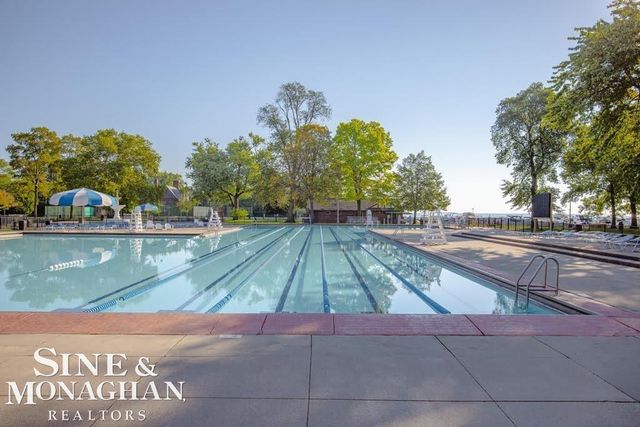 970 Lakepointe Street, Grosse Pointe Park, MI 48230