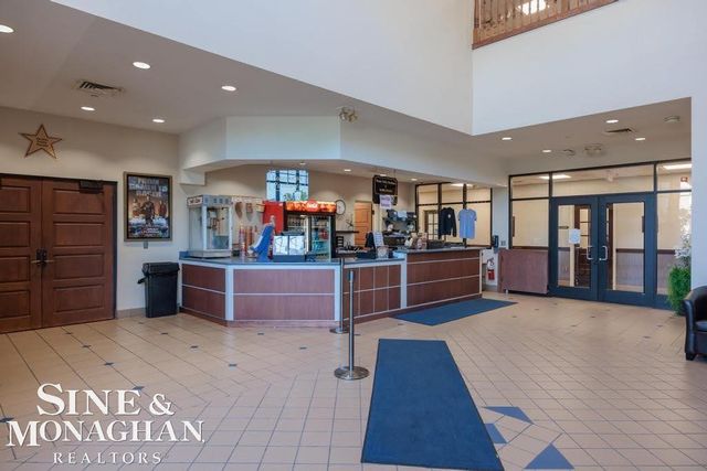 970 Lakepointe Street, Grosse Pointe Park, MI 48230