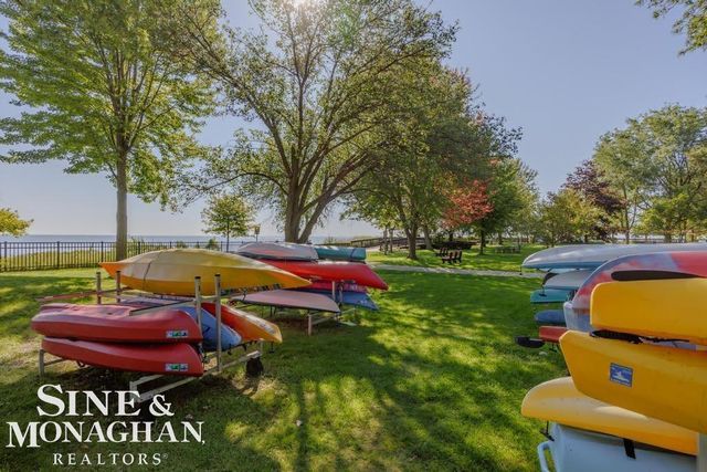 970 Lakepointe Street, Grosse Pointe Park, MI 48230