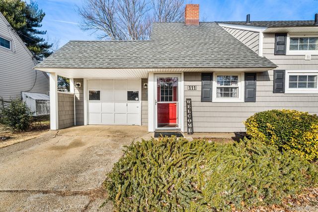 111 Stirrup Lane, Levittown, NY 11756