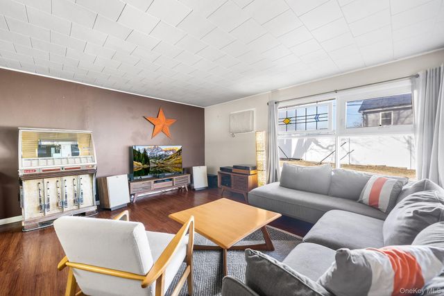 111 Stirrup Lane, Levittown, NY 11756