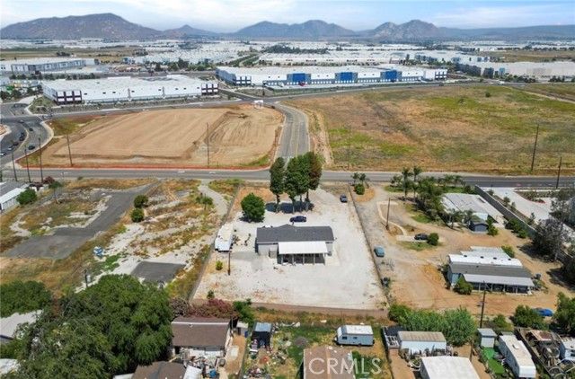 18583 Seaton Avenue, Perris, CA 92570