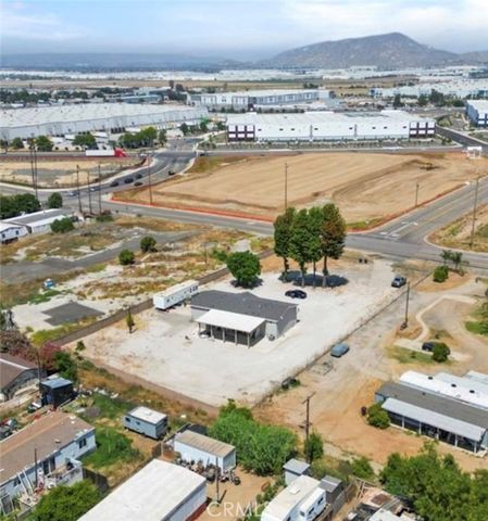 18583 Seaton Avenue, Perris, CA 92570