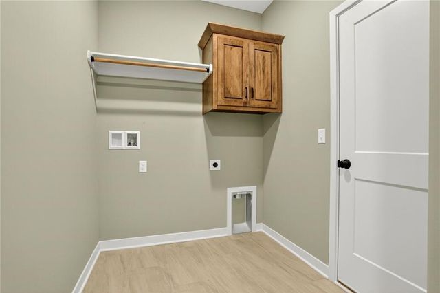 16256 Giorgia Street, Parkville, MO 64152