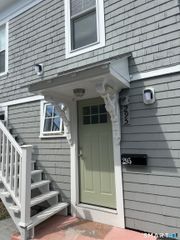 295 Main Street 295, East Lyme, CT 06357