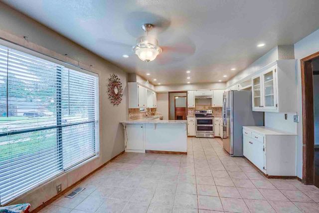 1212 SW 105th Street, Oklahoma City, OK 73170