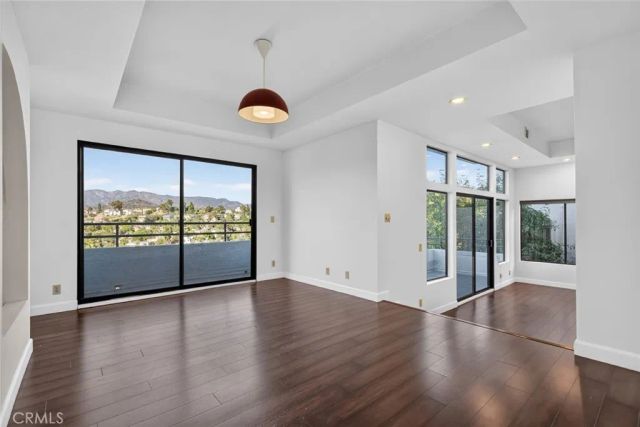 1425 Columbia Dr, Glendale, CA 91205