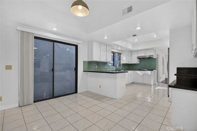 1425 Columbia Dr, Glendale, CA 91205