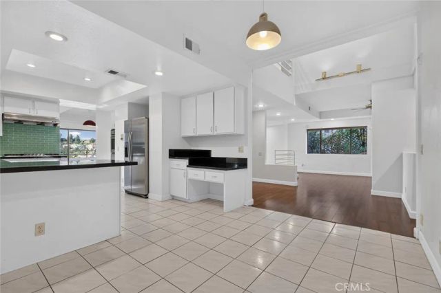 1425 Columbia Dr, Glendale, CA 91205