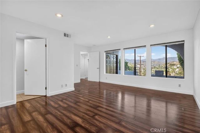 1425 Columbia Dr, Glendale, CA 91205