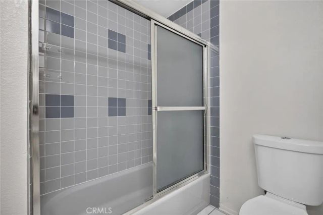 1425 Columbia Dr, Glendale, CA 91205