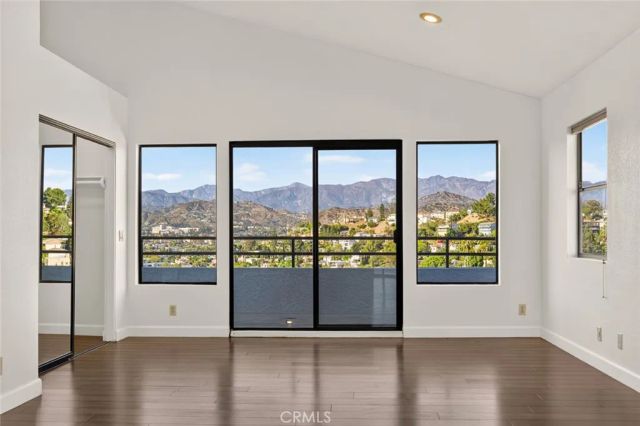 1425 Columbia Dr, Glendale, CA 91205