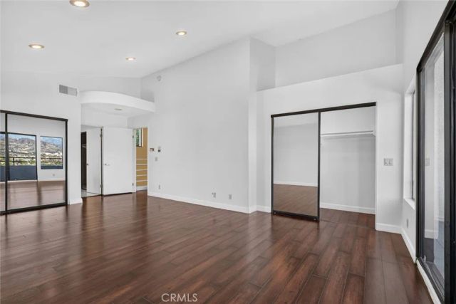 1425 Columbia Dr, Glendale, CA 91205