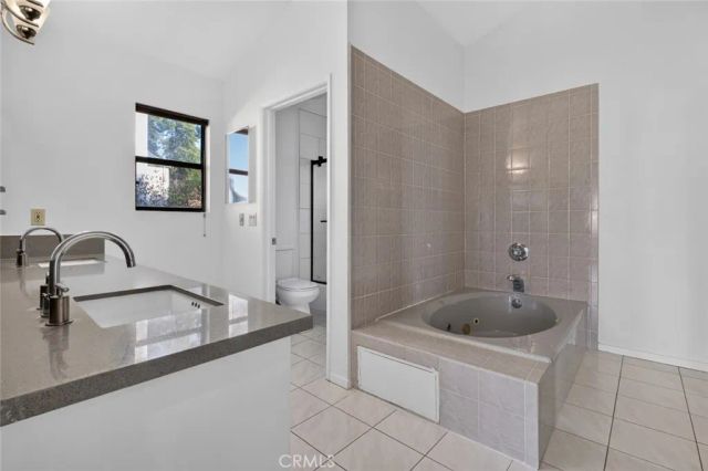1425 Columbia Dr, Glendale, CA 91205