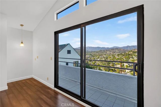 1425 Columbia Dr, Glendale, CA 91205