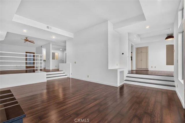1425 Columbia Dr, Glendale, CA 91205