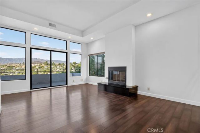1425 Columbia Dr, Glendale, CA 91205