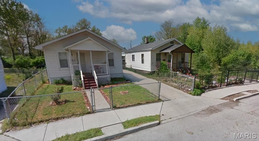 2646 Renshaw Avenue, East St Louis, IL 62205