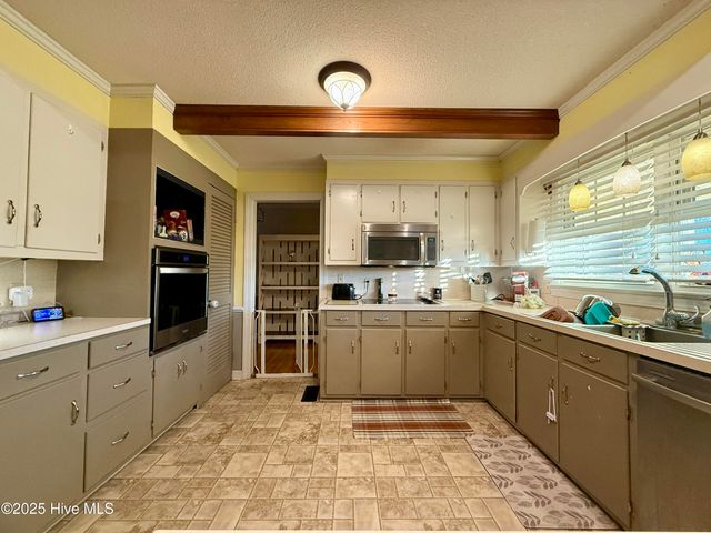 1247 Scenic Drive, Williamston, NC 27892