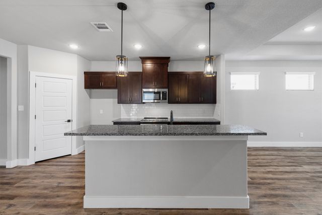 641 The Cottages Drive, Godley, TX 76044