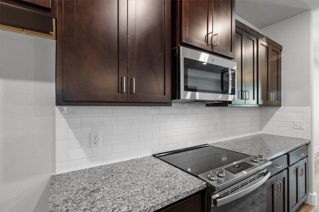 641 The Cottages Drive, Godley, TX 76044