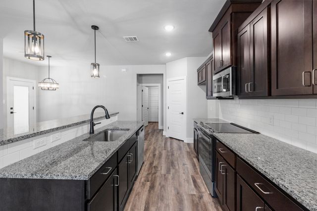 641 The Cottages Drive, Godley, TX 76044